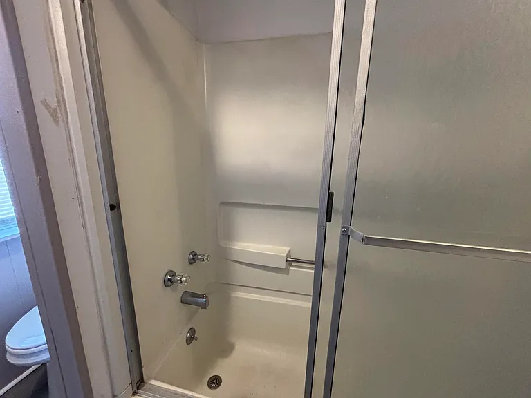 409 W Broad St #7 — Photo 8