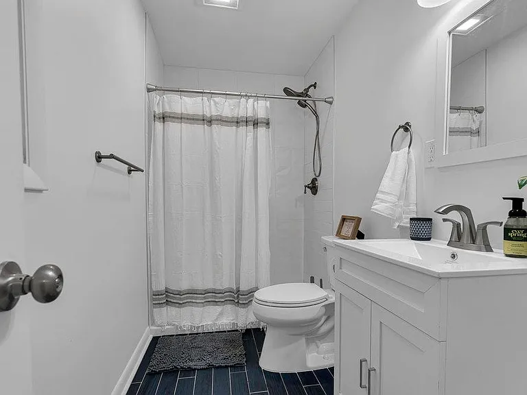 506 Brinley Ave #8 — Photo 5