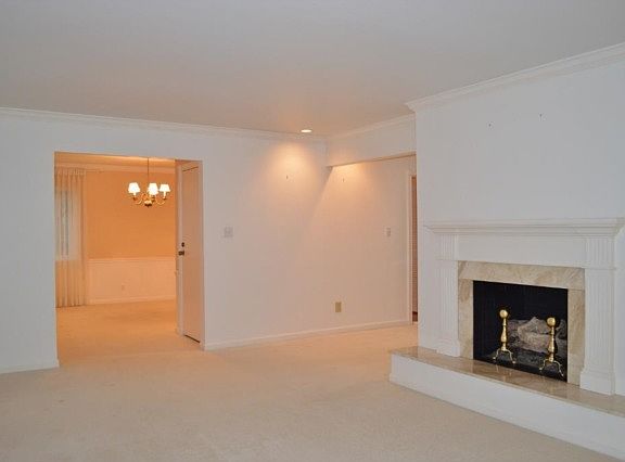 2nd image of 1224 S Brentwood Dr