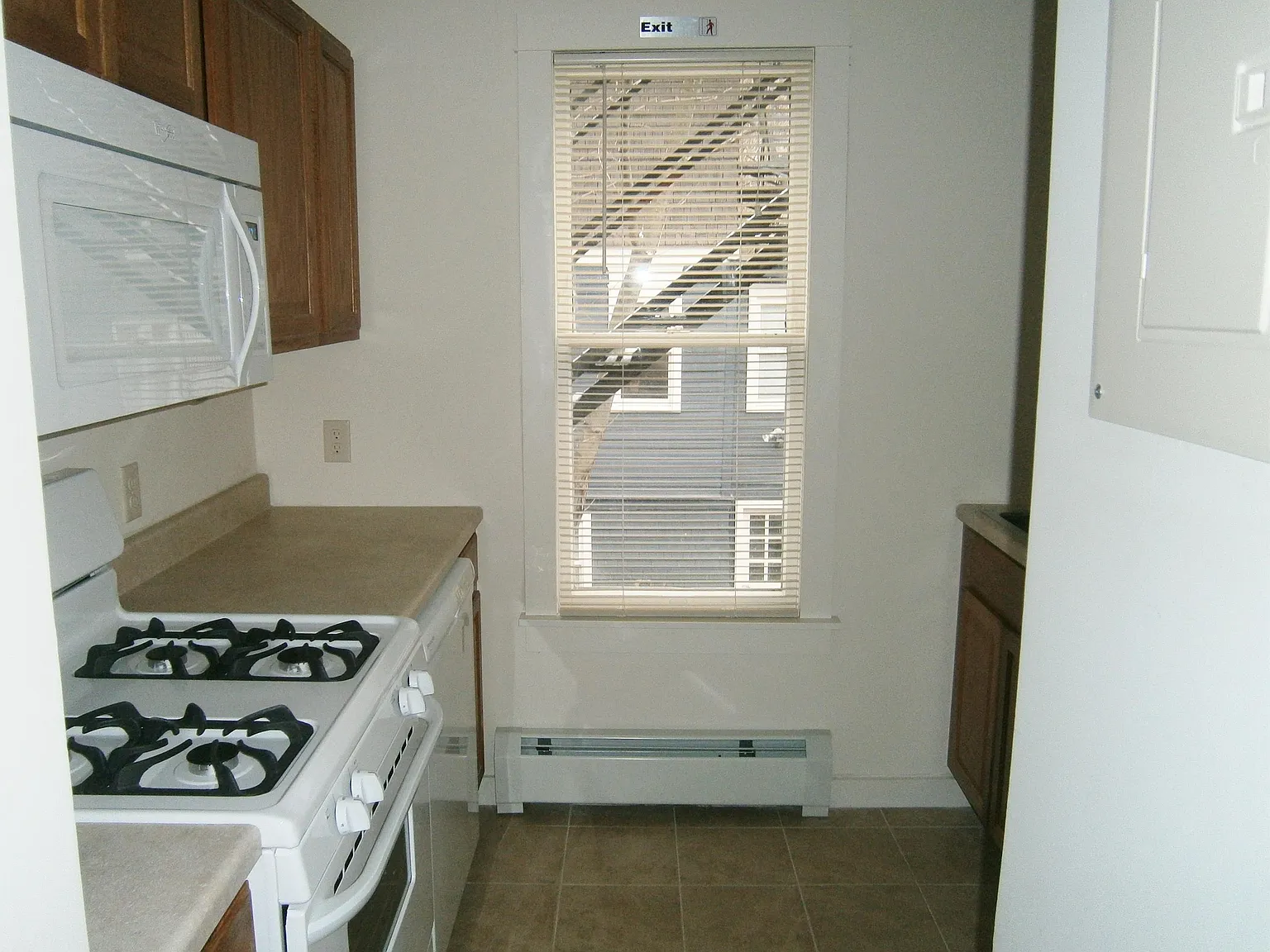 103 Highland Place - 3 — Photo 3