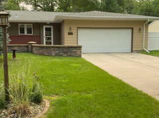 2603 Chestnut St, Grand Forks, ND 58201