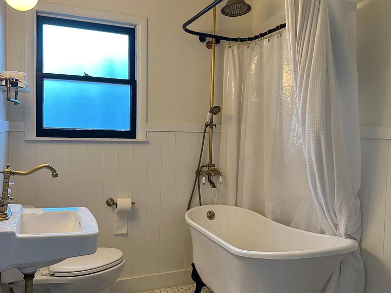 105 Pensacola Ave — Photo 10