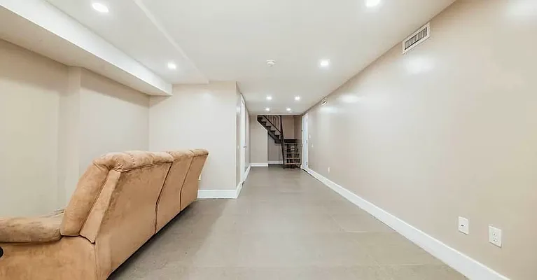 Rented by ERNY LLC | media 15