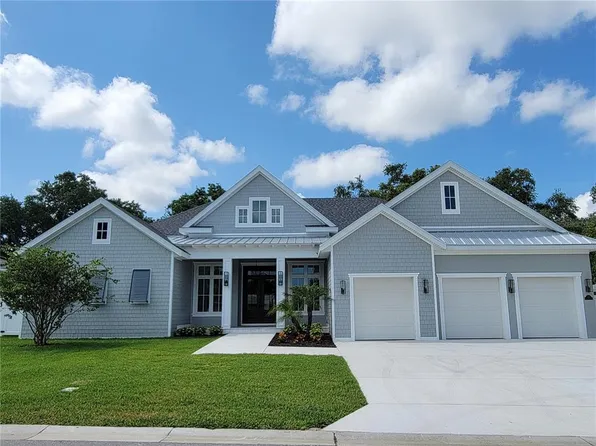 23 E Evonaire Cir, Belleair, FL 33756