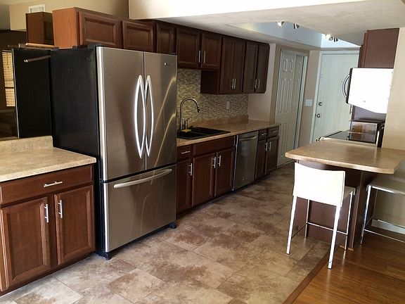 2nd image of 10409 N 10th St Unit 2