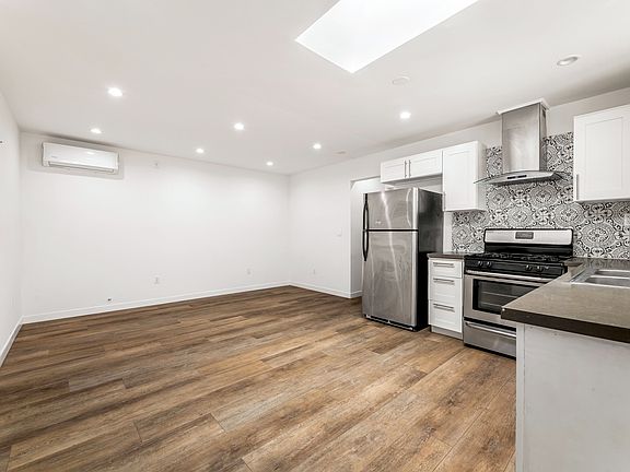 3rd image of 6731 Amigo Ave
