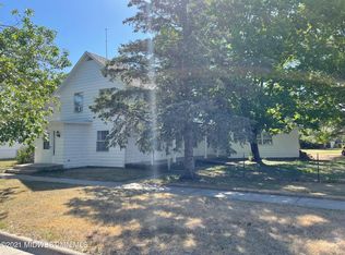 211 S Farwell St, Verndale, MN 56481