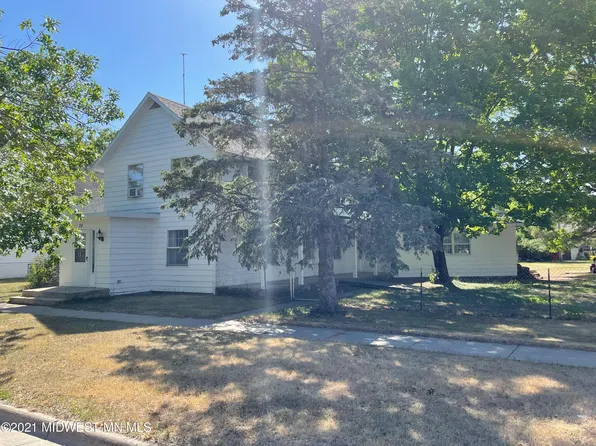 211 S Farwell St, Verndale, MN 56481