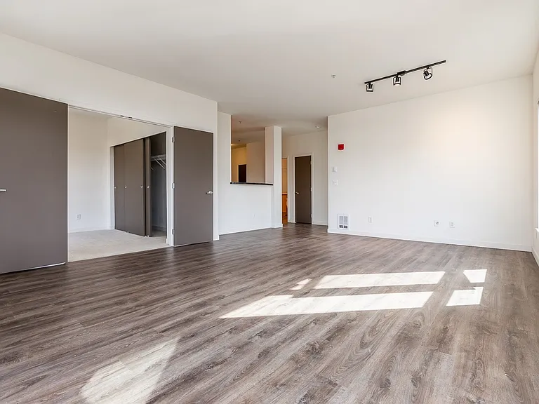 The Shelby Apartments — Photo 36
