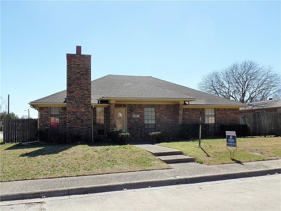 1st image of 1912 Woodlawn Ct
