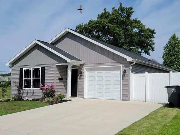 614 N 12th St, Vincennes, IN 47591