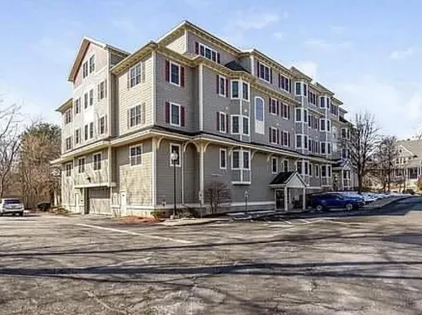 391 Pleasant St Unit 307, Melrose, MA 02176