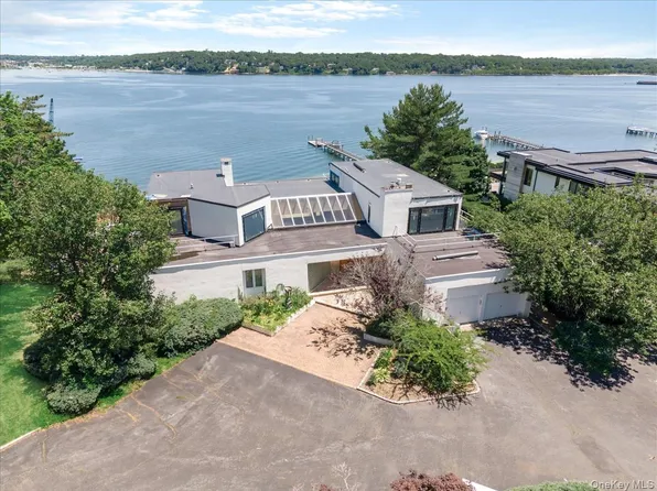 2 Todd Drive, Sands Point, NY 11050