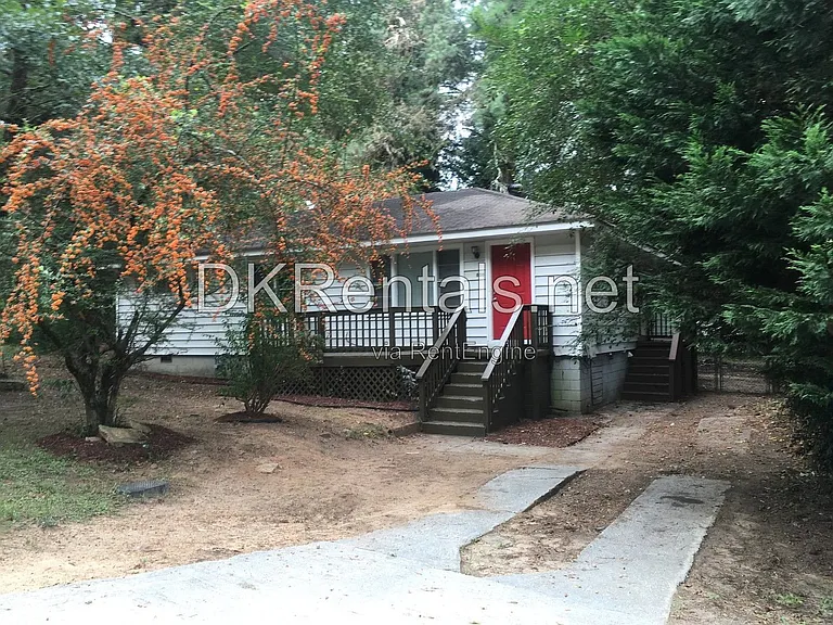 808 Meadow Pl — Photo 1