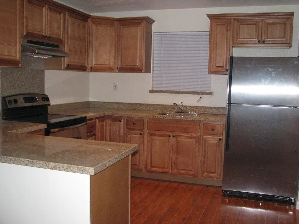 899 Hillside Blvd #7
