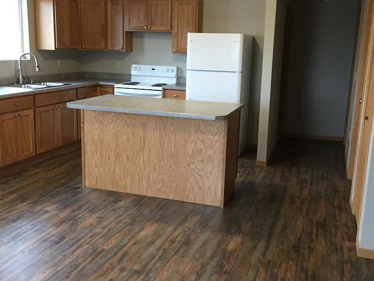 1409 E Sioux Ave #2 — Photo 3