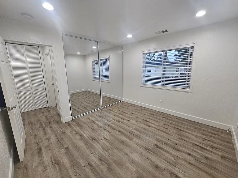 23861 Madeiros Ave — Photo 6