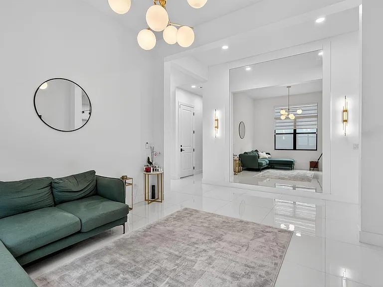 10195 SW Latium Way — Photo 10