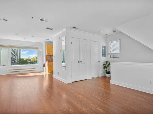 1317 15th Street image 2 of 19