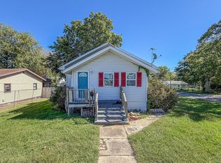 411 S Spruce St, Villa Grove, IL 61956