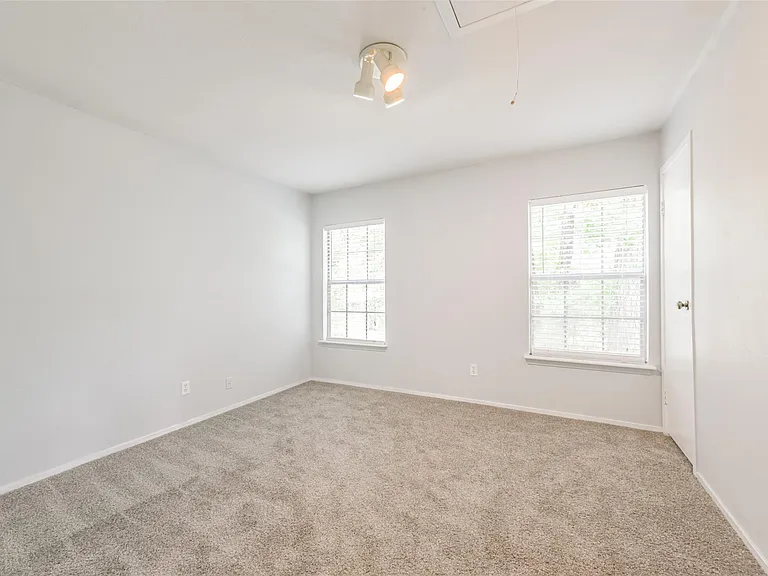 2203 Riverford Dr — Photo 31