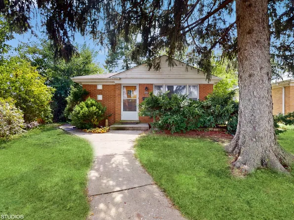 5131 Davis St, Skokie, IL 60077