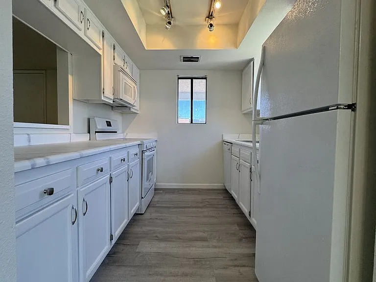 850 S River Dr — Photo 20