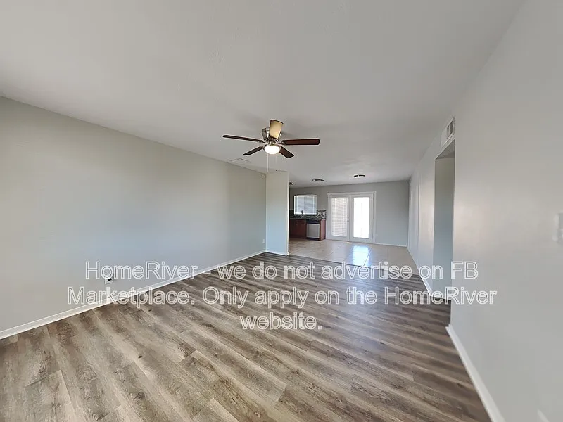 4 bed, 2.0 bath, 1160 sqft, $2,120 — Photo 3