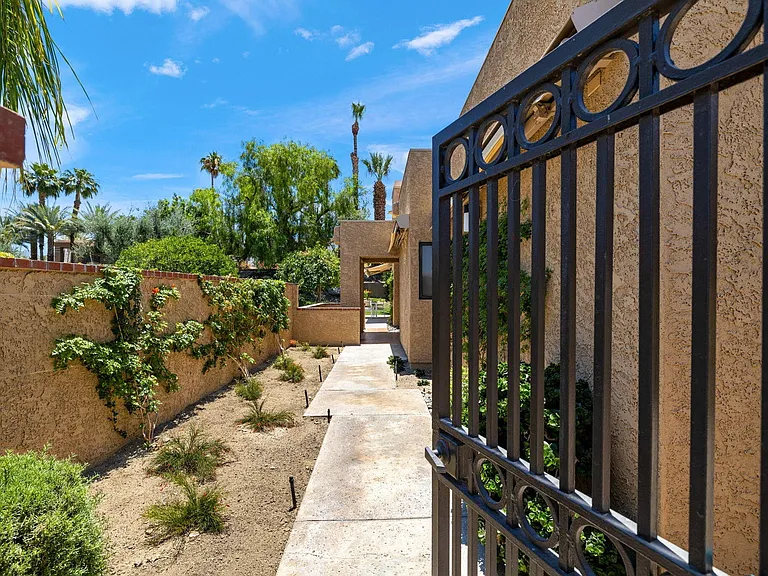73103 Ajo Ln — Photo 2