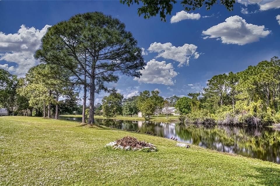 2nd image of 11526 SW Meadowlark Cir