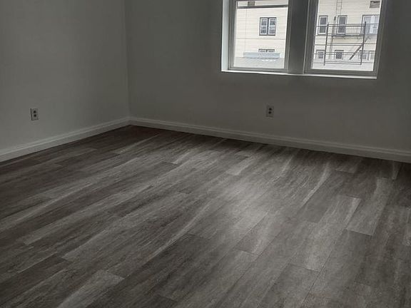 4th image of 484 E 24th St #A
