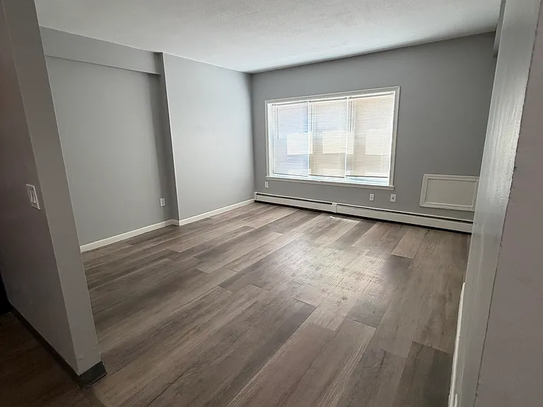 Garden Hill Apartments — Photo 42