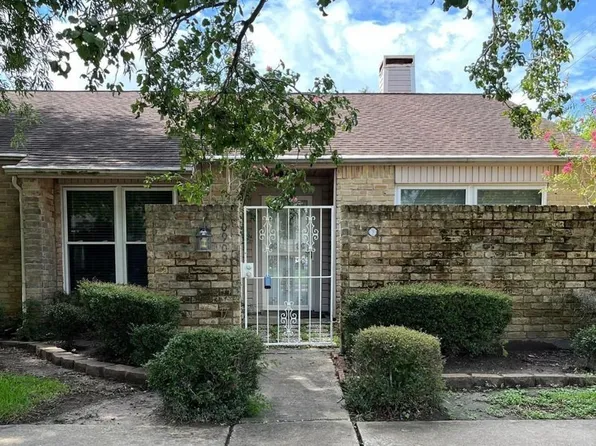 10909 Glenwolde Dr #909, Houston, TX 77099