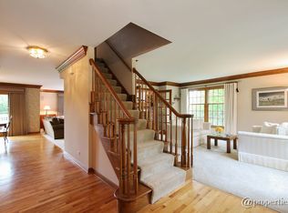 5365 Hedgewood Ct, Long Grove, IL 60047