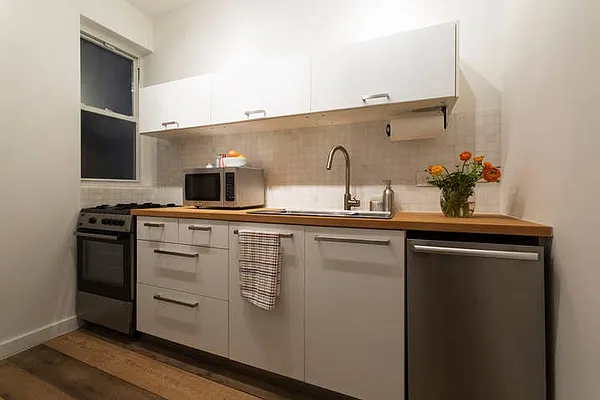 Rented by New York Casas Ltd. | media 15