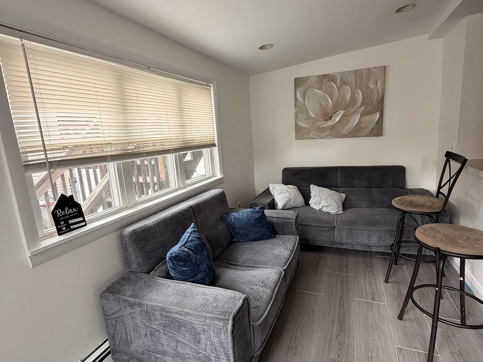 3 bed, 2100 sqft, $3,300 — Photo 2