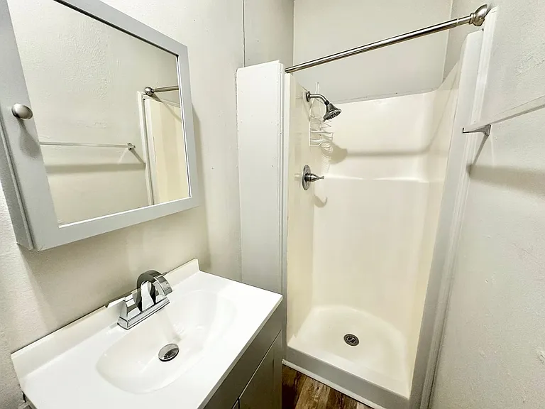 2613 N Elm St — Photo 12