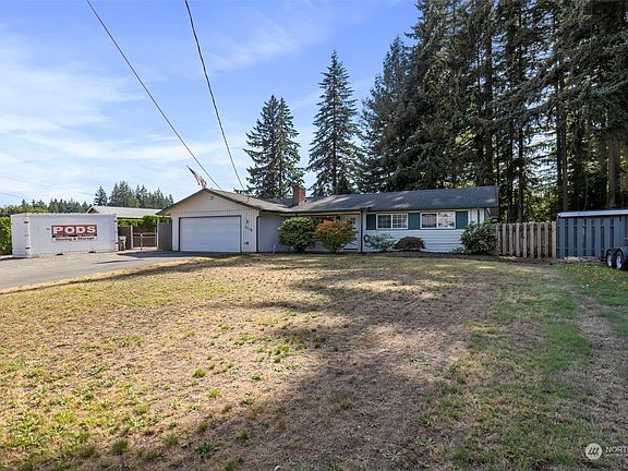 3rd image of 3258 SE Tamarack Drive