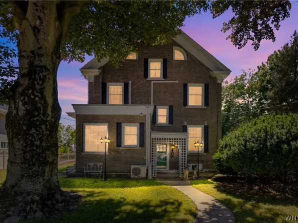 1 Hillcrest St, Niagara Falls, NY 14303