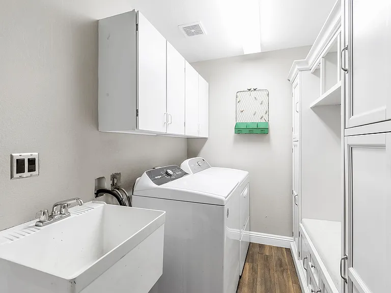 296 Doe Run Cir — Photo 137