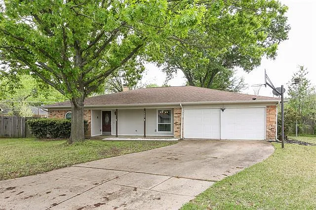 3422 Duckview Ct Arlington, Texas