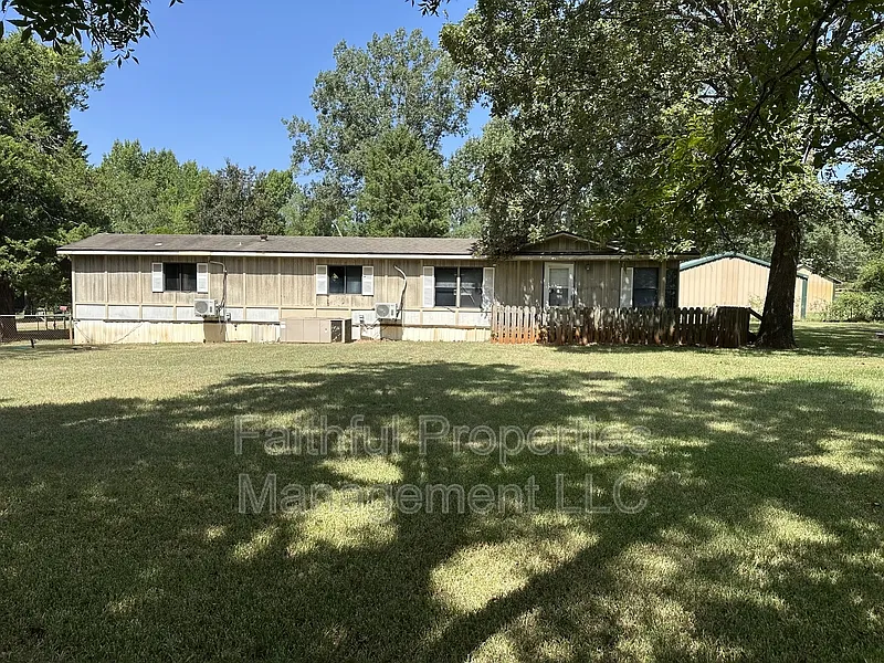 3 bed, 2.0 bath, $1,095 — Photo 4