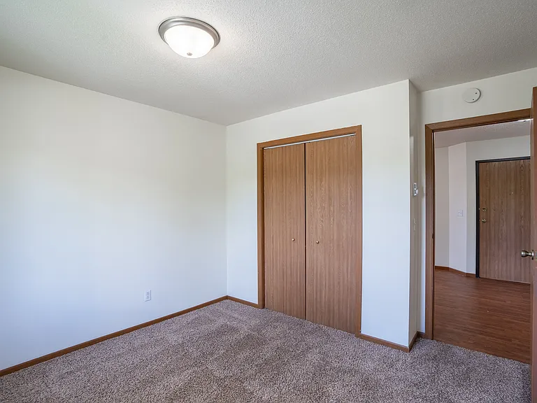 Fargo, ND Briar Pointe Apartments | Bedroom