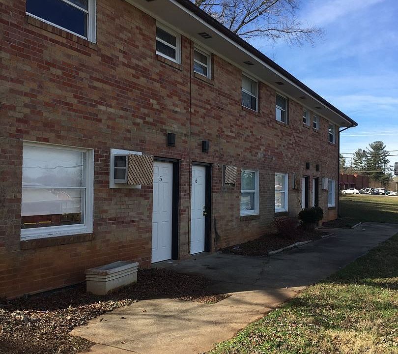 1st image of 928 Whitestone Dr APT 1