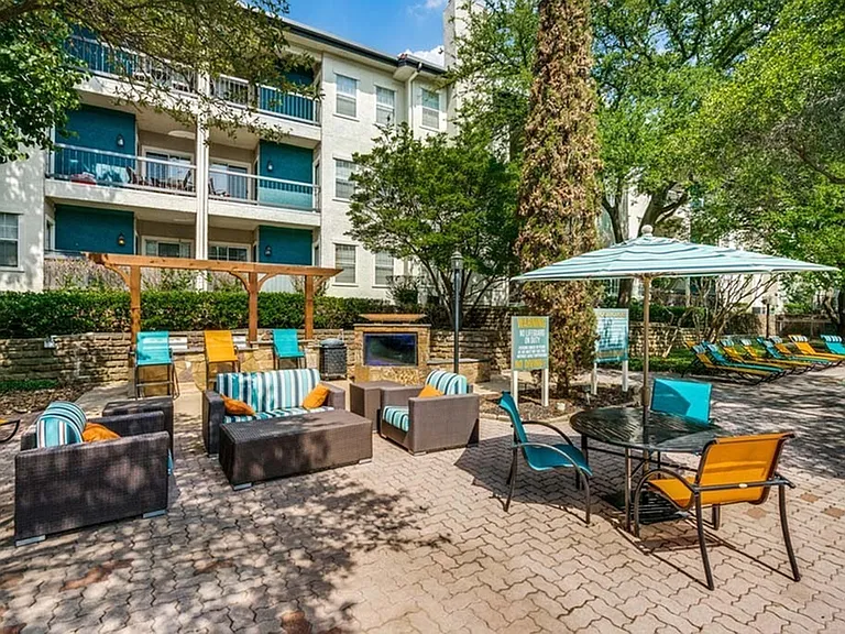 Estates at Las Colinas