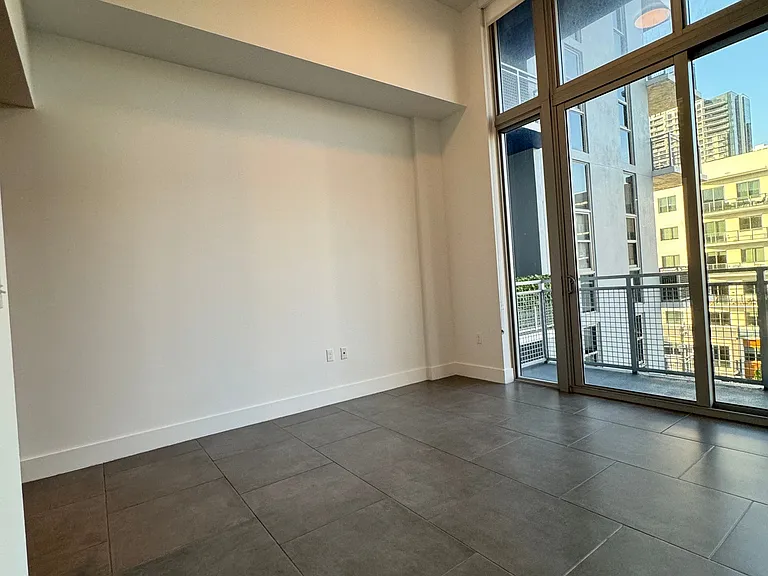 221 NE 26th Ter #A1 — Photo 5