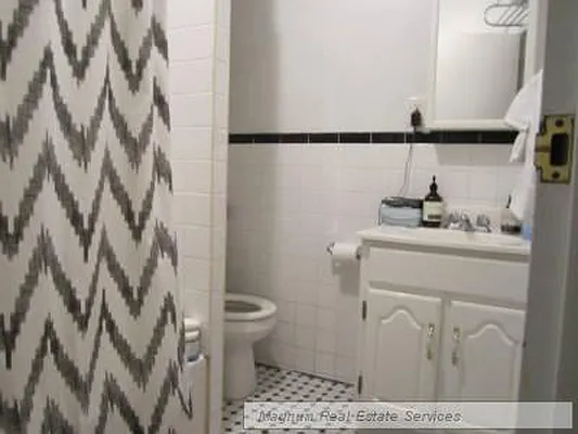 Rented by Magnum Realty Holdings, LLC | media 9