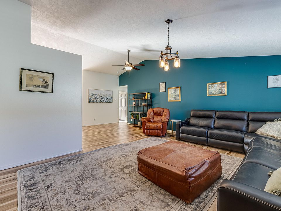 1st image of 2113 SW 35th Pl