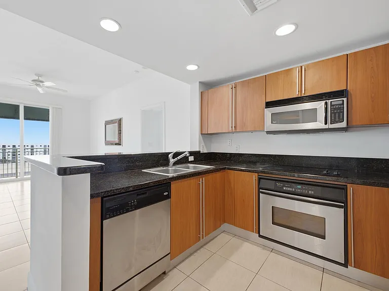 610 Clematis St #804 — Photo 11