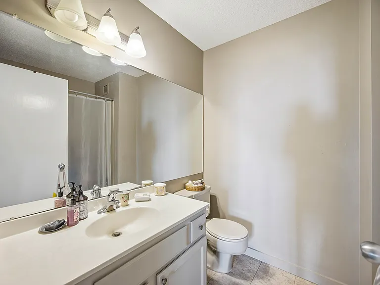 300 Walnut St #2008 — Photo 10